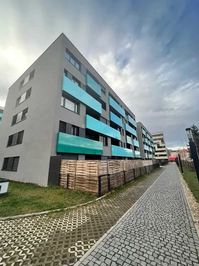 Контакты White Pearl Studio With Parking In Holesovice